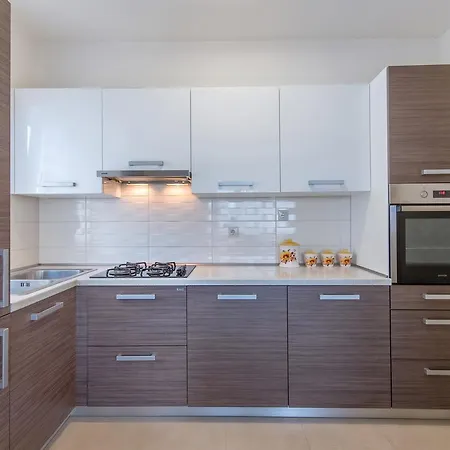 Luti Apartment *