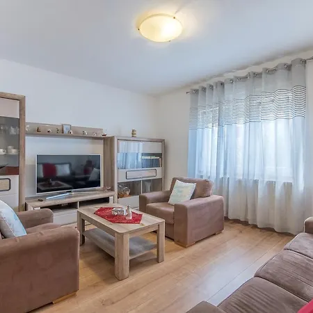 Luti Apartment Pula