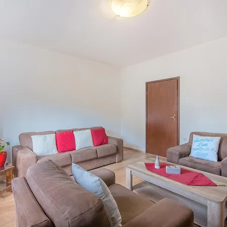 Apartment Luti