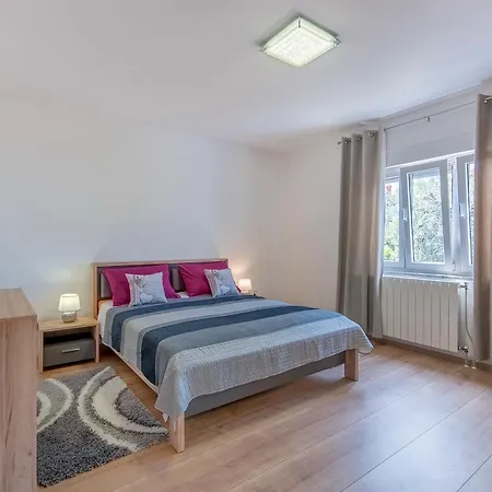 Apartment Luti