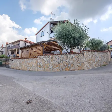 Apartament Luti